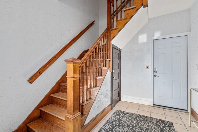 Building Photo - 34 Shelby St