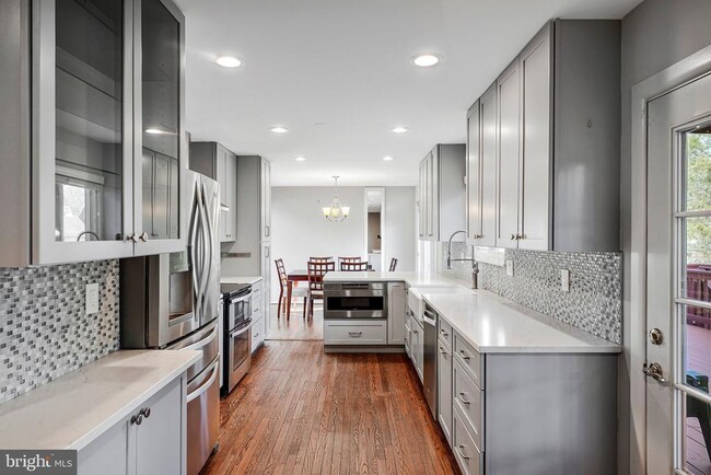 Building Photo - 1016 Trinity Gate St