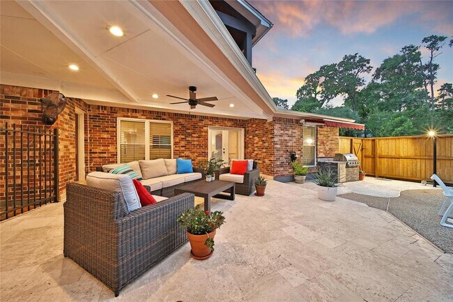 Building Photo - 1 Greenridge Forest Ct