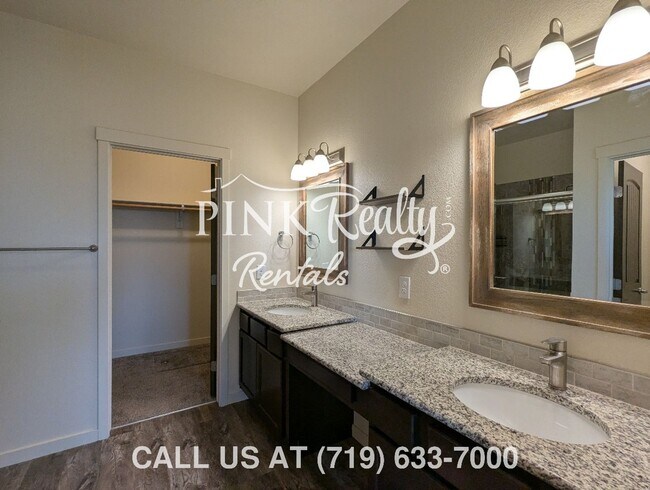 Building Photo - 1672 E Purcell Blvd