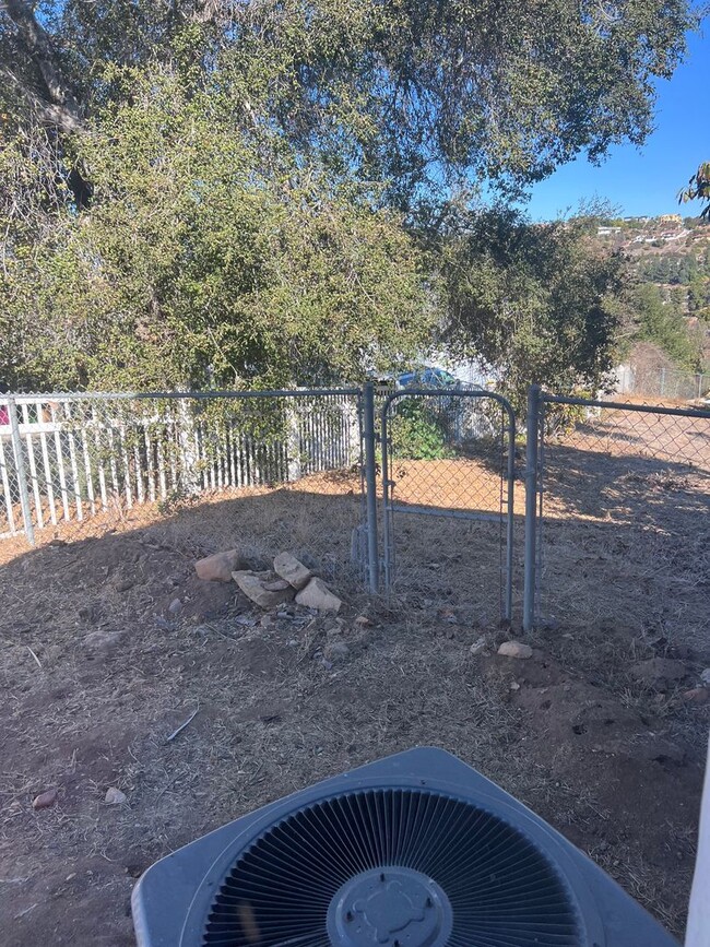 Building Photo - LOMITA ROAD Duplex