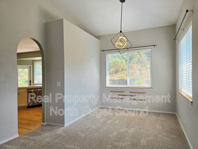 Building Photo - 7627 80th Ave NE