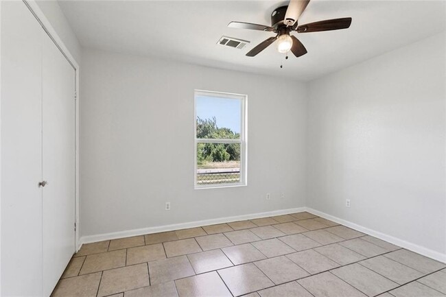 Building Photo - 1839 Andry St