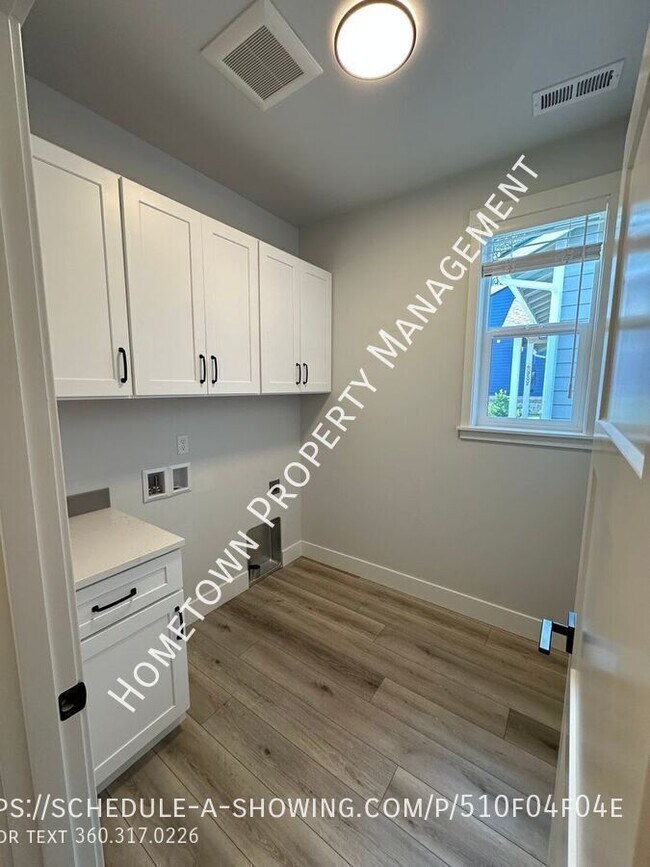 Building Photo - 2629 43rd Ln SE