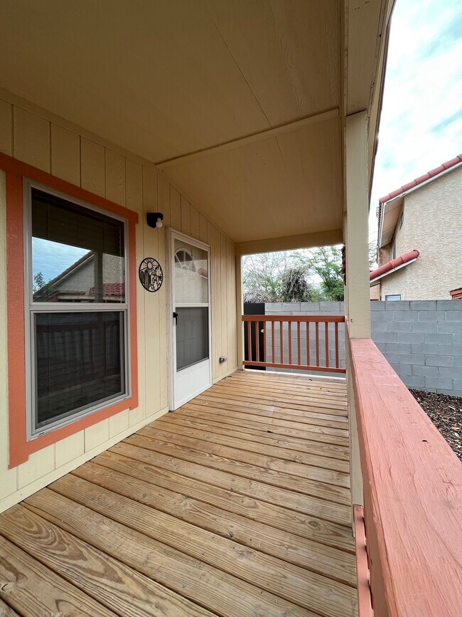 Building Photo - 4313-4312 Condesa Dr NW