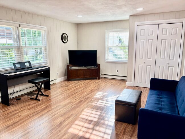 Building Photo - 632 Dutton Cir