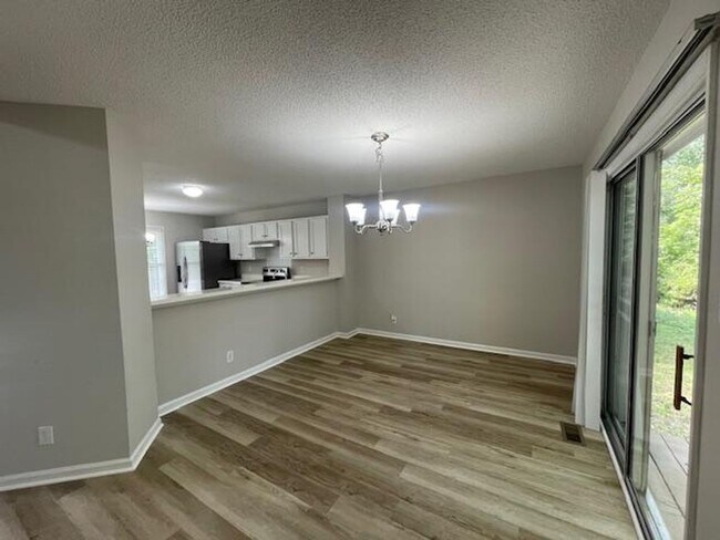 Building Photo - 210 Silk Hope Dr