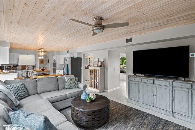 Building Photo - 3 Rio Vista Dr