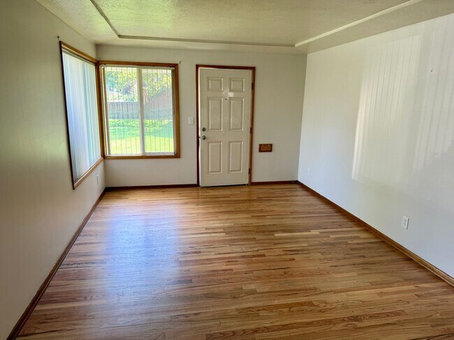 Building Photo - Arbor Lodge Mid Century Mod