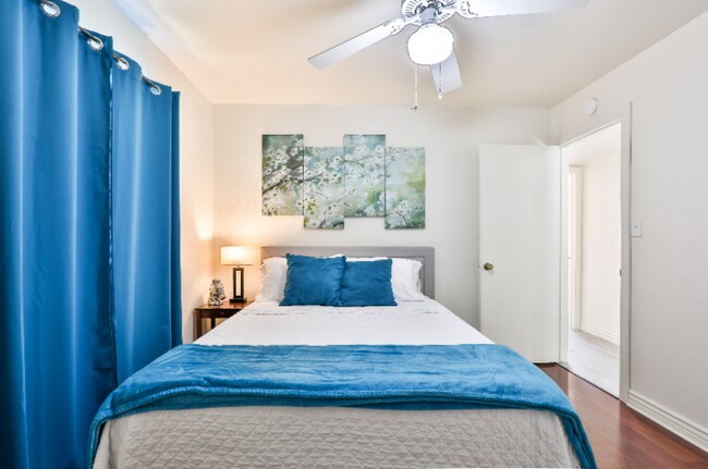 Building Photo - 531 W Del Campo Ave