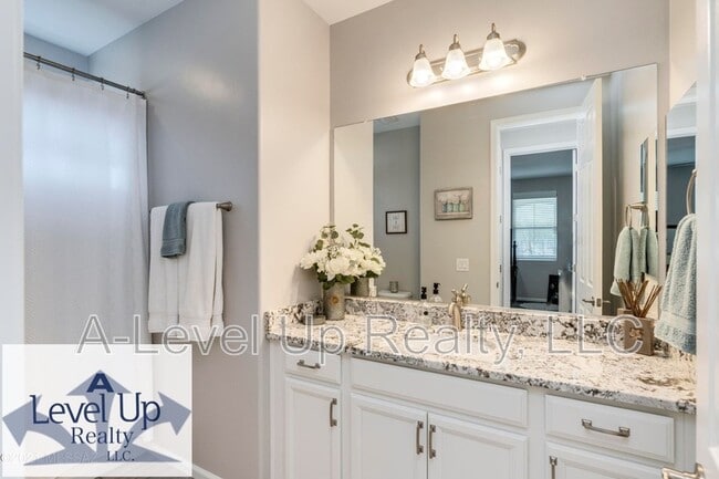 Building Photo - 14097 N Silverleaf Ln