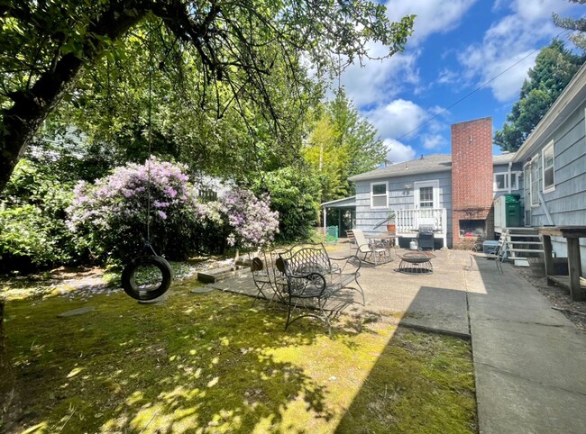 Building Photo - Spacious One Bedroom in Quiet 5 Plex with ...