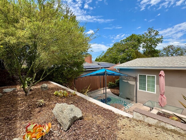 Building Photo - 8829 Greenview Pl