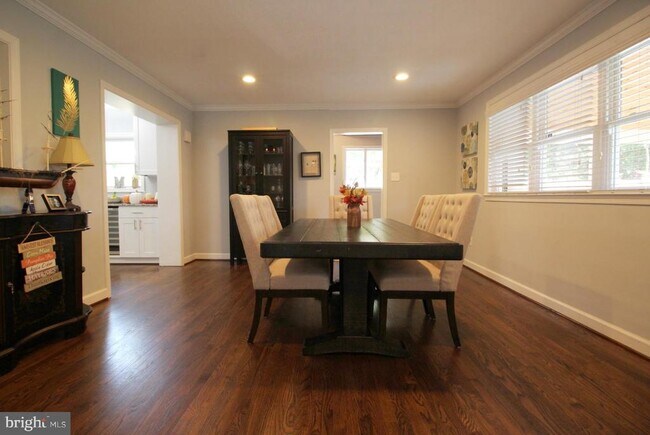 Building Photo - 3287 Annandale Rd