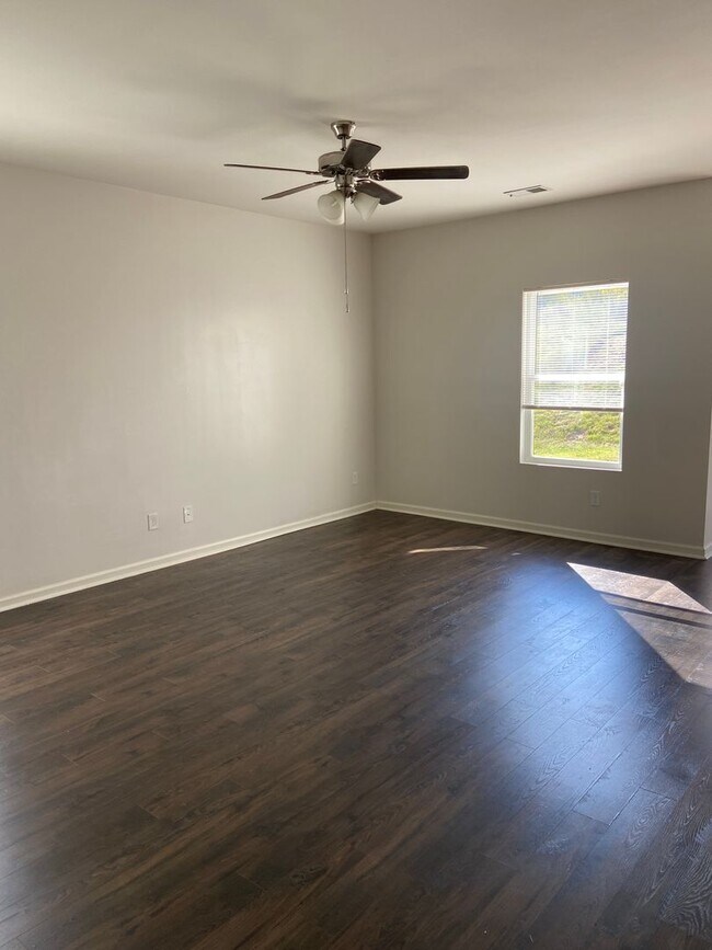 Building Photo - Coming Soon For Rent in Springville!