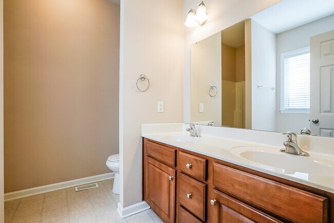 Building Photo - 3612 Willowtree Ln