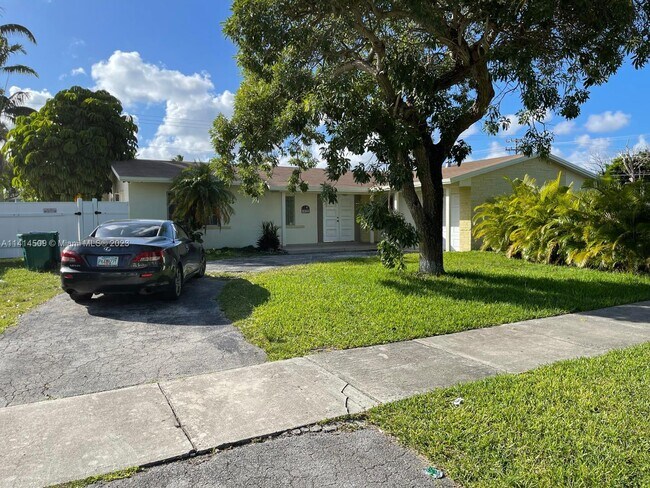 Building Photo - 19720 Lenaire Dr
