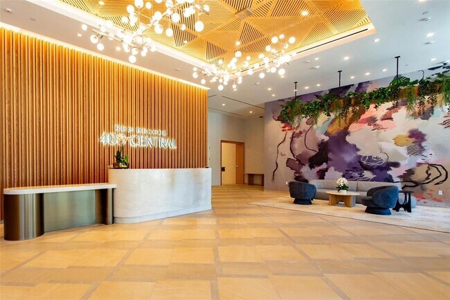 Building Photo - 400 Central Ave