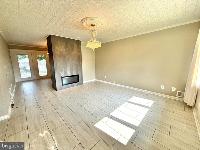 Building Photo - 5413 Ives Pl
