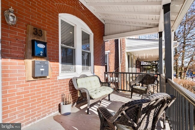 Building Photo - 33 E Front St