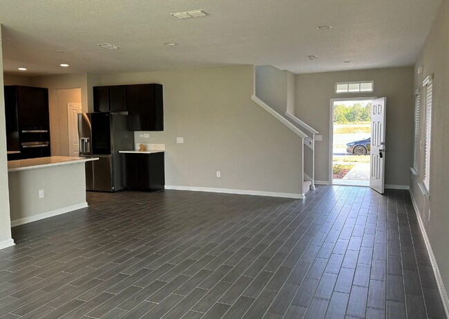 Building Photo - 657 Silver Landing Dr