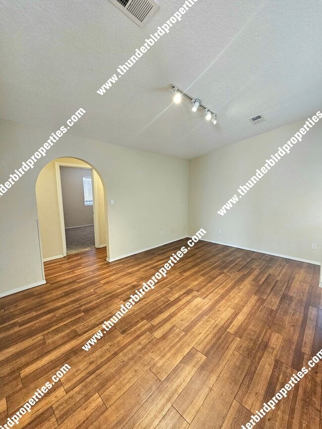 Building Photo - Lovely 3 Bedroom, 2 Bathroom, 2 Car Garage and 1,552 Sq. Ft. Home in Albuquerque.