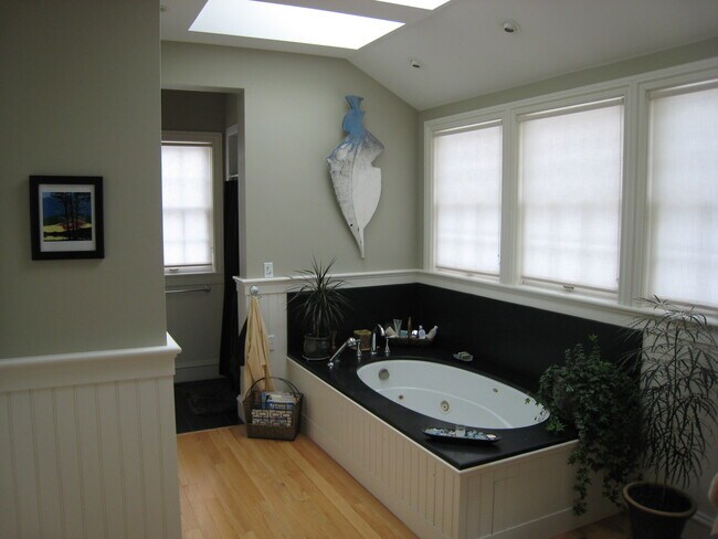 Building Photo - 19 Wendell St