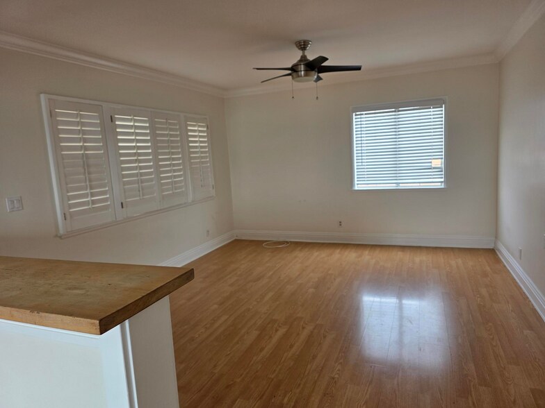 Building Photo - 509 S Catalina Ave