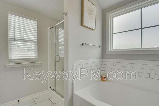 Building Photo - 1044 Mulford Lp