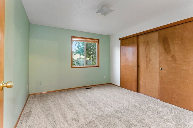 Building Photo - 6432 SE 63rd Ave