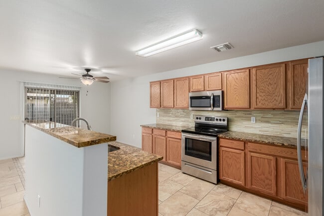 Building Photo - 2574 E Meadow Mist Ln