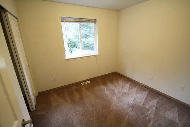Building Photo - Cai Duplex - Lynnwood