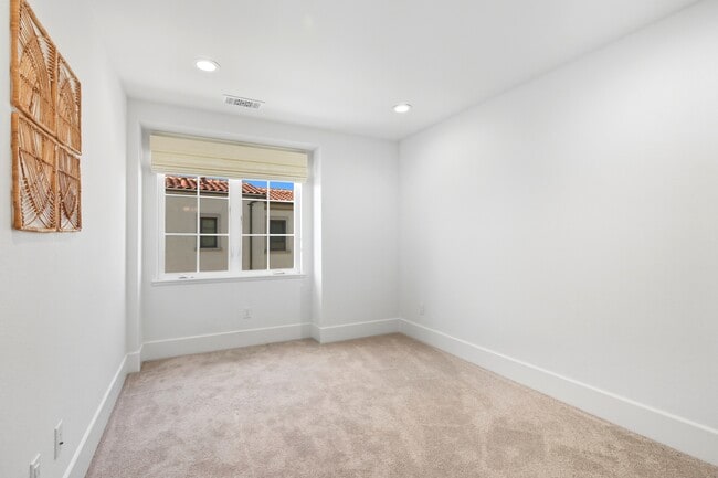 Building Photo - 39527 Stevenson Pl