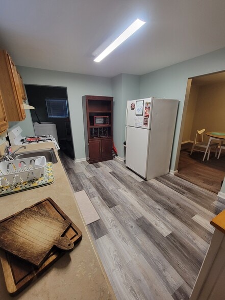 Kitchen - 1628 Bell Ave