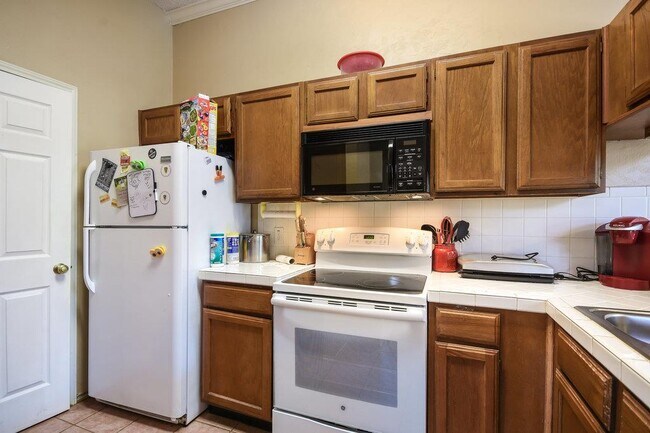 Building Photo - 2802 Nueces St