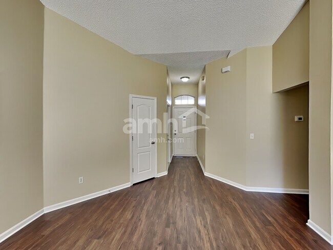 Building Photo - 1767 Saw Lake Dr