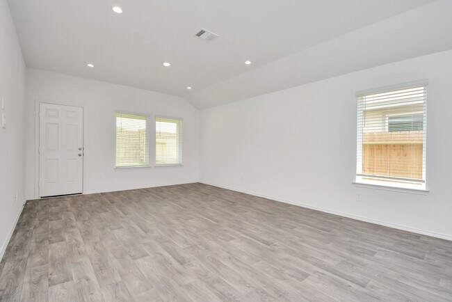 Building Photo - 23133 Teakwood Hills Dr