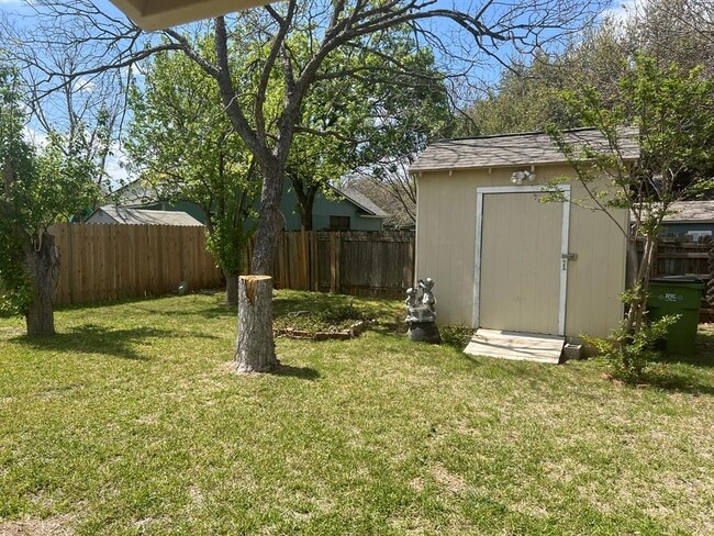 Building Photo - 8314 Columbia Falls Dr