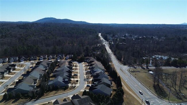 Building Photo - 414 Spring View Dr