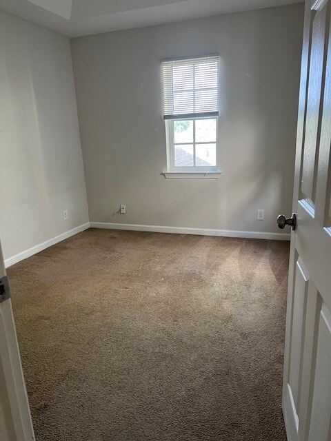 Building Photo - 1651 Hawthorne Plz