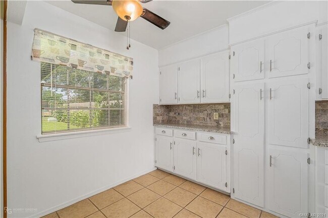 Building Photo - Updated 3 bed/ 2 bath home in South Bossier