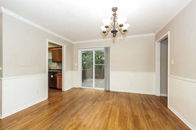 Building Photo - 3013 Candlelite Dr