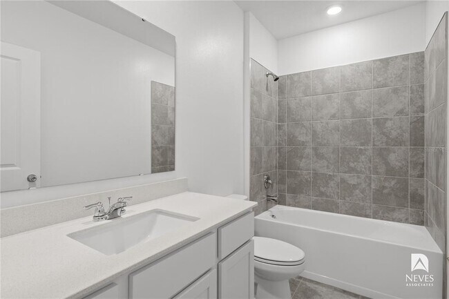 Building Photo - 4847 Edensbridge Ln