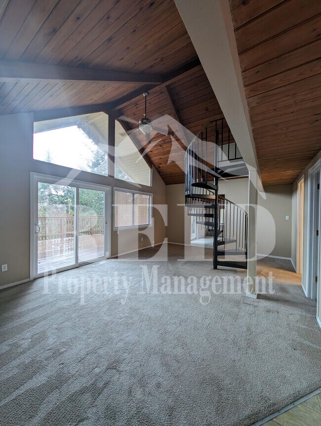 Building Photo - Charming 2-Bedroom Belfair Home