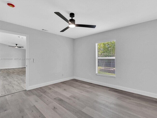 Building Photo - 2022 NW 9th Terrace