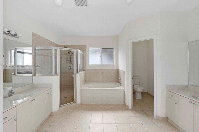 Building Photo - 1909 SE 22nd Ct