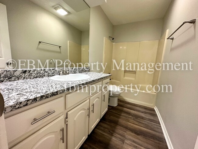 Building Photo - Charming 3 Bedroom, 2.5 Bathroom Home in A...