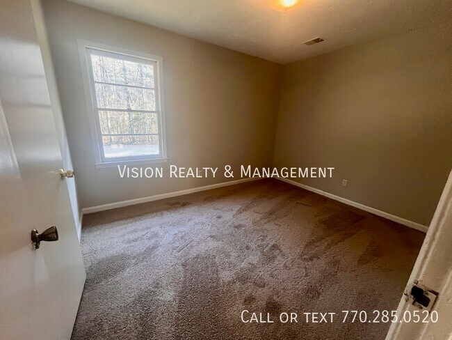 Building Photo - 27 Monroe Rd