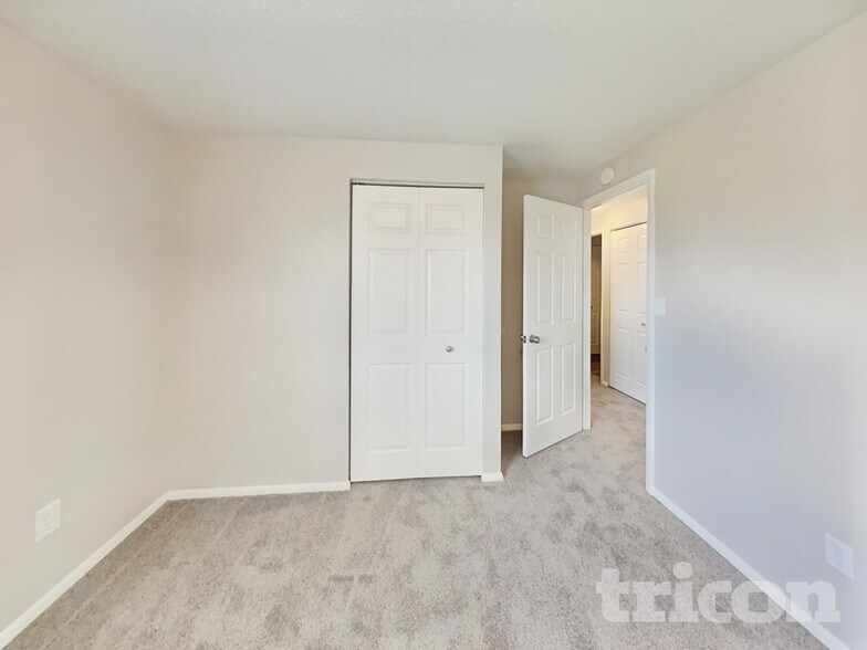 Building Photo - 7819 Cardinal Cove N