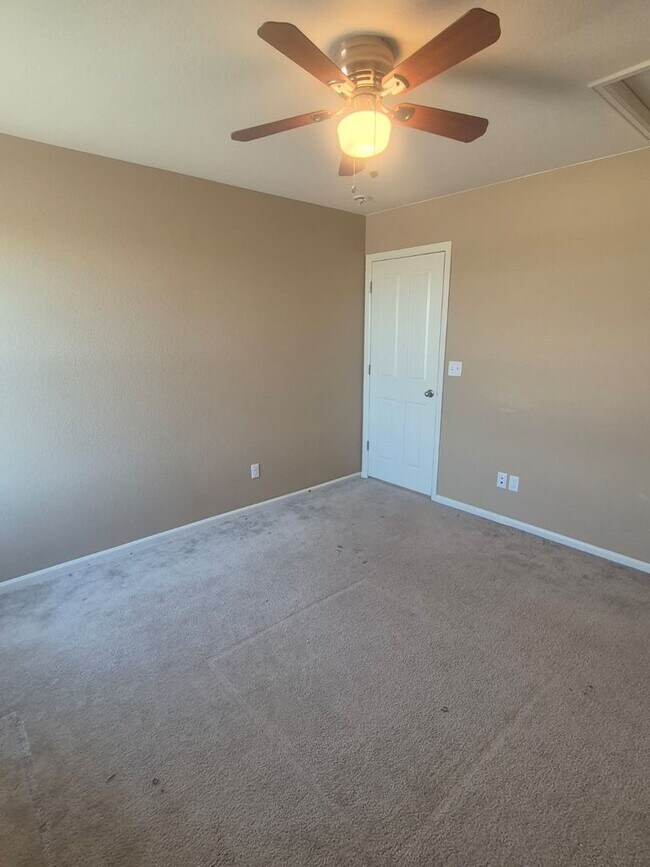Building Photo - Spacious 5-Bed Home in Banning Lewis Ranch – Mountain Views